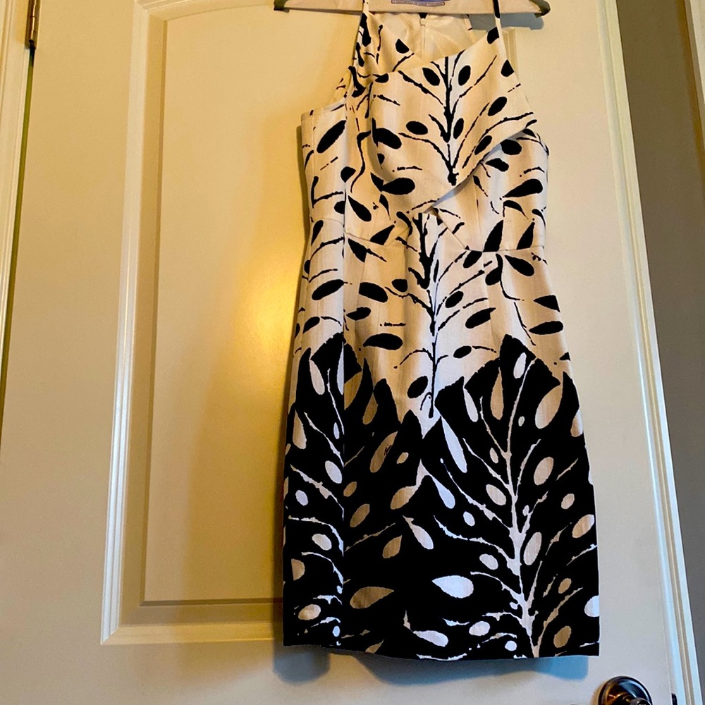 Trina Turk size 8 women’s spring dress with cutout. Worn once like new!